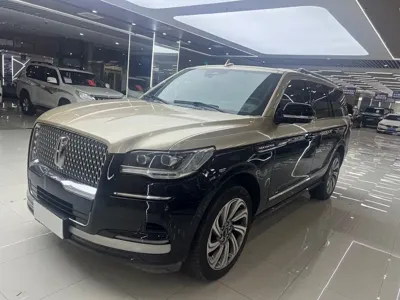Lincoln Navigator · 2022 год
