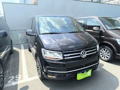 Volkswagen Multivan 2018, 180900 км, за 190300 CNY