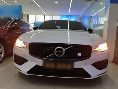 Volvo S60 2022, 49600 км, за 136300 CNY - фото 3