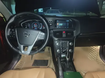 Volvo V40 2017, 93800 км, за 39095.12 CNY - фото 10
