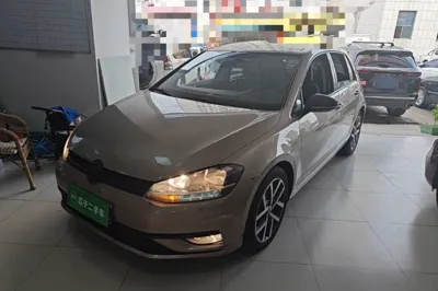 Volkswagen Golf · 2020 год