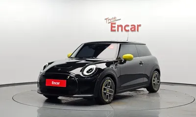 MINI Cooper · 2023 год