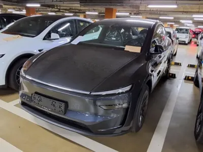 Tesla Model Y · 2026 год