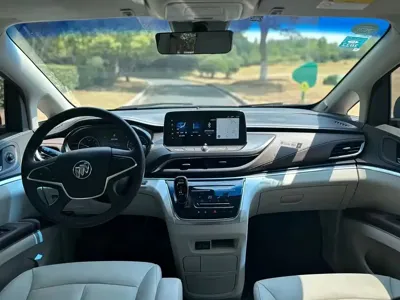 Buick GL8 2020, 150000 км, за 87800 CNY