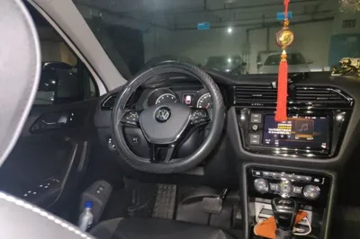 Volkswagen Tiguan L 2019, 65000 км, за 80767.54 CNY - фото 10