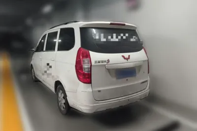 Wuling Hongguang 2016, 141600 км, за 22466.58 CNY