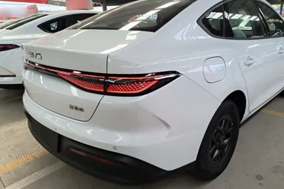BYD Seal 05 DM-i 2026, 100 км, за 87458.21 CNY - фото 9