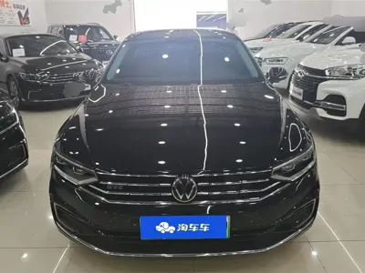 Volkswagen 迈腾 PHEV 2024, 61200 км, за 106800 CNY