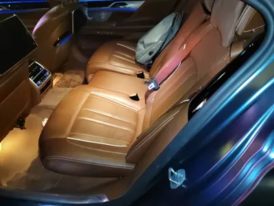 BMW 7 Series 2018, 51400 км, за 280042.34 CNY - фото 18