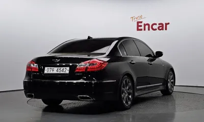 Hyundai Genesis 2012, 299022 км, за 4500000 KRW