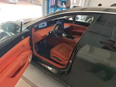 享界 享界S9T 2025, 16000 км, за 292800 CNY
