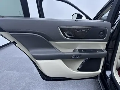 Lincoln Continental 2019, 124000 км, за 98800 CNY - фото 25