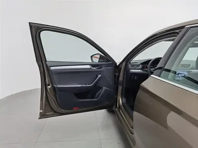 Skoda Superb 2017, 68500 км, за 43800 CNY - фото 8