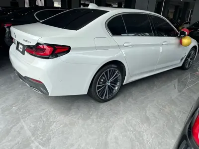 BMW 5 Series 2022, 65000 км, за 178800 CNY - фото 12