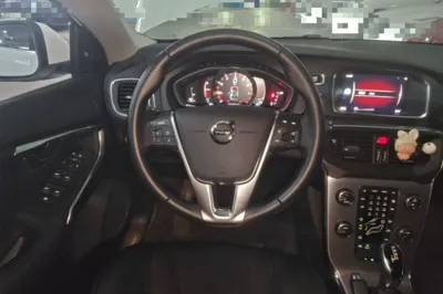 Volvo V40 2017, 68400 км, за 60528.17 CNY - фото 9