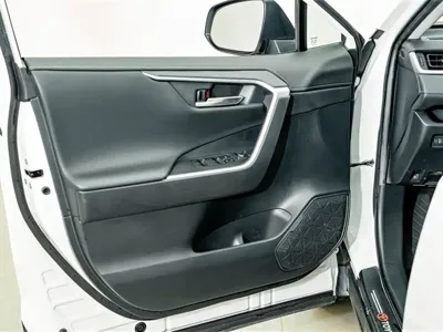 Toyota RAV4 2021, 15800 км, за 120000 CNY - фото 17