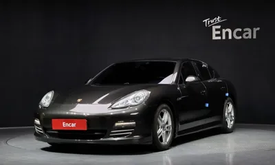 Porsche Panamera · 2011 год