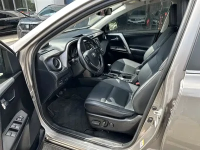 Toyota RAV4 2017, 120000 км, за 58800 CNY - фото 8