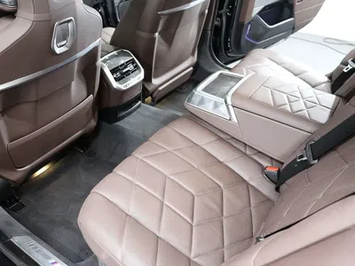 BMW 7-Series 2023, 44063 км, за 69177.57 USD - фото 8