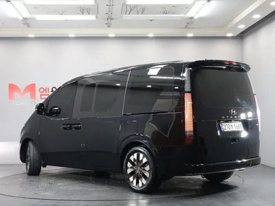 Hyundai Staria 2023, 57393 км, за 22908.2 USD