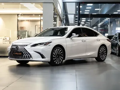 Lexus ES · 2024 год