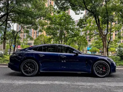Porsche Panamera 2022, 48000 км, за 598000 CNY