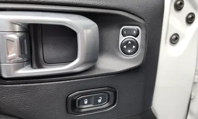 Jeep Wrangler 2019, 97392 км, за 32900000 KRW - фото 29