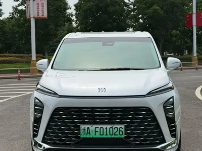 Buick GL8 Hybrid 2024, 40000 км, за 266000 CNY