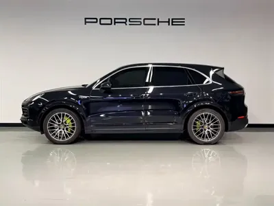 Porsche Cayenne Hybrid 2022, 65000 км, за 380000 CNY - фото 20