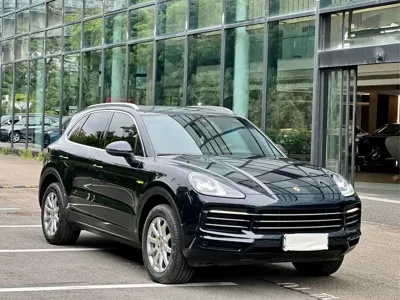 Porsche Cayenne Hybrid 2019, 90000 км, за 328000 CNY