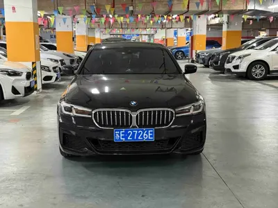 BMW 5 Series 2022, 52000 км, за 175799 CNY