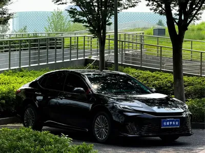 Toyota Camry 2024, 17000 км, за 118000 CNY