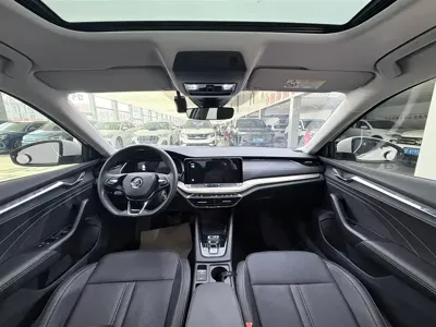 Skoda Octavia 2022, 59000 км, за 135800 CNY - фото 10