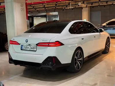 BMW 5-Series 2024, 12390 км, за 65500000 KRW
