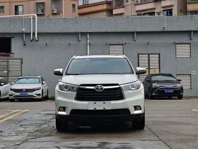 Toyota Highlander 2016, 63000 км, за 98000 CNY