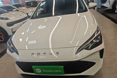 Roewe i5 2023, 3600 км, за 63669.78 CNY