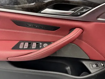 BMW 5 Series New Energy 2022, 35800 км, за 178700 CNY - фото 4
