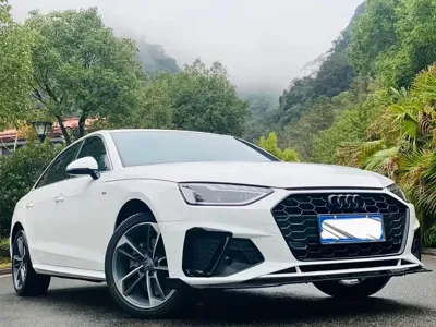 Audi A4L 2020, 80000 км, за 109800 CNY