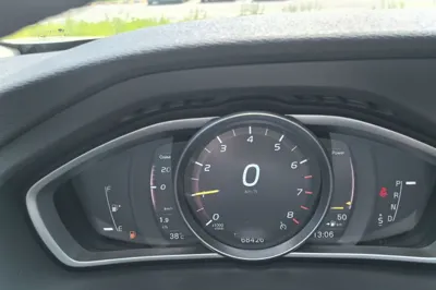 Volvo V40 2017, 68400 км, за 60528.17 CNY - фото 10
