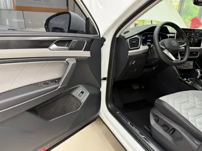 Volkswagen Tayron 2023, 18000 км, за 205799 CNY - фото 8