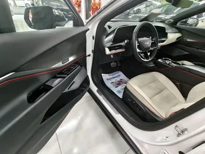Cadillac GT4 2024, 11000 км, за 149800 CNY - фото 4