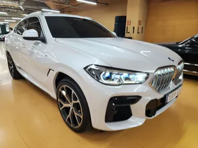 BMW X6 2022, 54000 км, за 74000000 KRW