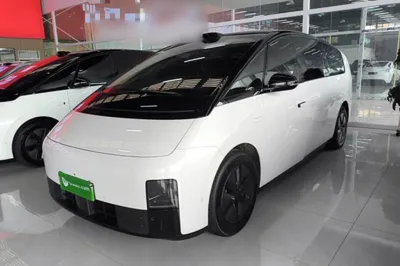 Li Auto MEGA · 2024 год