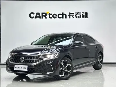 Volkswagen Passat 2025, 14000 км, за 125000 CNY - фото 1