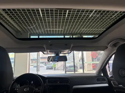 Volkswagen Golf EV 2020, 50000 км, за 55800 CNY - фото 10