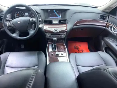 Infiniti Q70 2018, 80000 км, за 78000 CNY