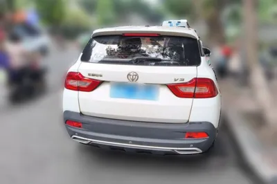 Brilliance V3 2017, 104700 км, за 29079.04 CNY