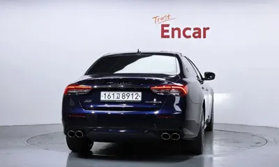 Maserati Quattroporte 2019, 83215 км, за 30800000 KRW