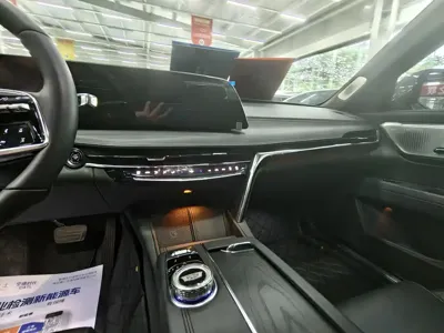 Cadillac CT6 2025, 16000 км, за 229800 CNY - фото 7