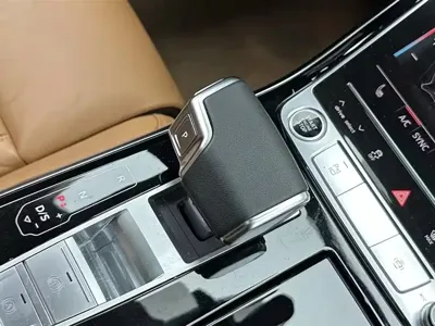 Audi A8 2024, 38000 км, за 395000 CNY - фото 9